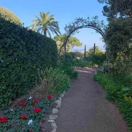 Le Chambord Stylish 2-bedroom With Breathtaking View In Antibes! Casa vacanze Antibes