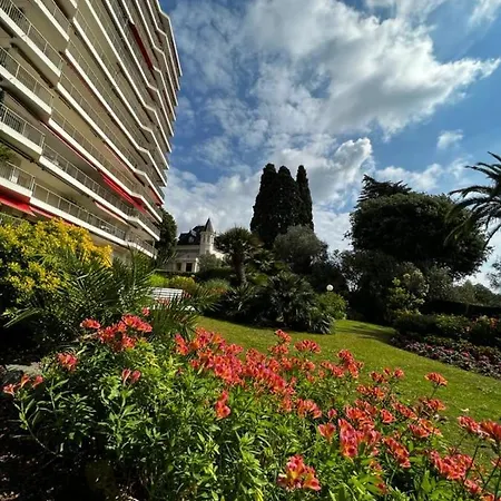 Prázdninový dům Le Chambord Stylish 2-bedroom With Breathtaking View In Antibes!